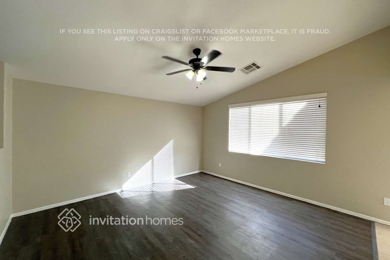 Building Photo - 1551 E Betsy Ln