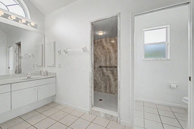 Building Photo - 20811 SW 81st Loop