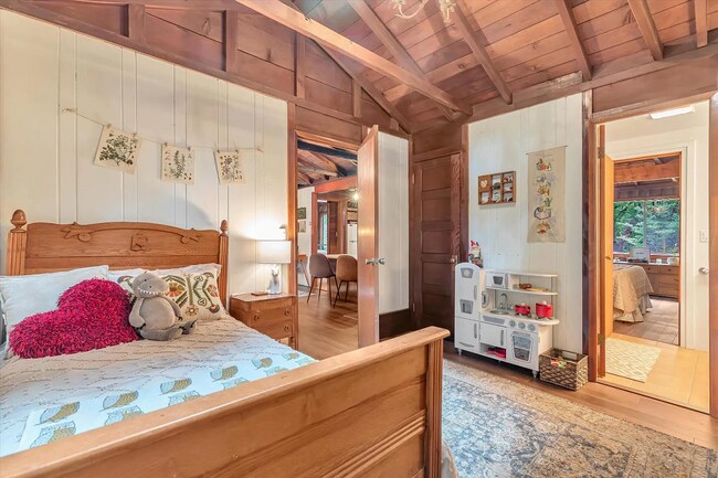 Building Photo - Picturesque, Pet Friendly, with Garage and...