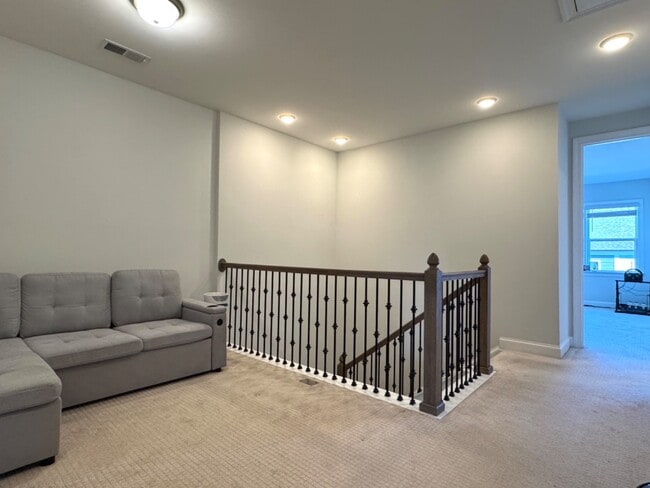 Building Photo - 4 Bedroom Luxury Townhome in Apex