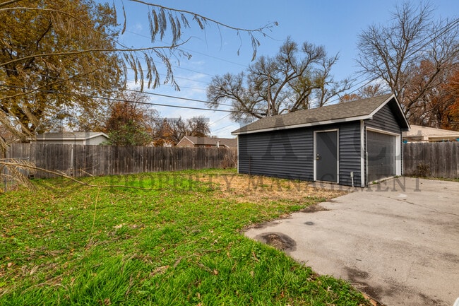 Building Photo - 235 Trout Ave