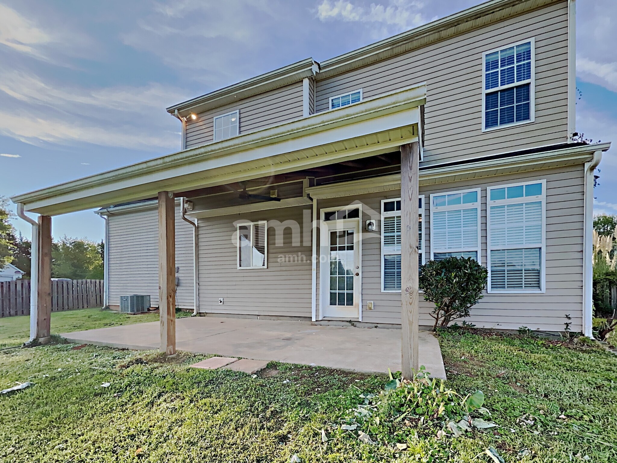 Building Photo - 149 Sawhorse Dr