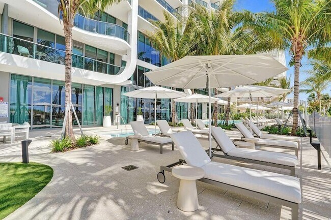 Building Photo - 900 N Ocean Blvd