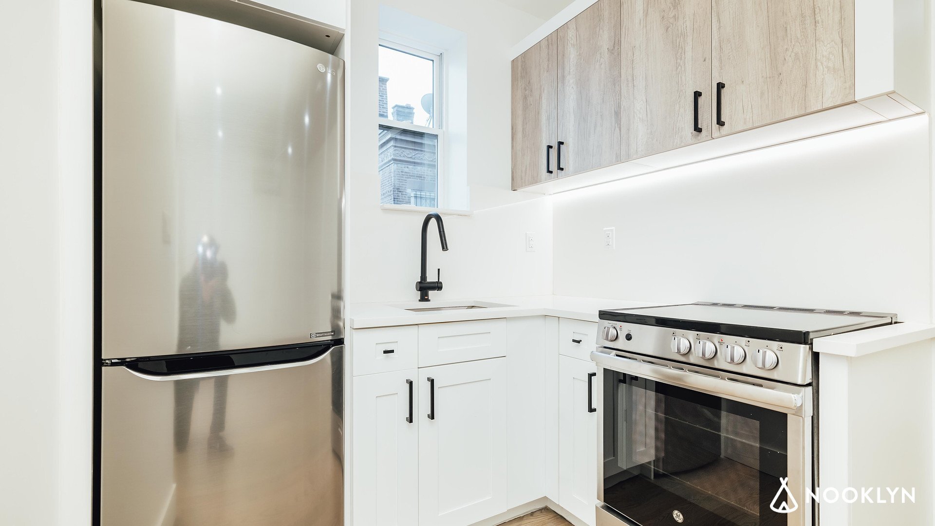 Building Photo - 282 E 32nd St