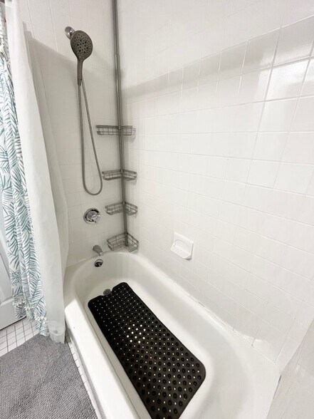 Building Photo - 161 Broadway