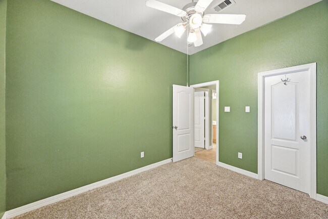 Building Photo - 8218 Silver Lure Dr