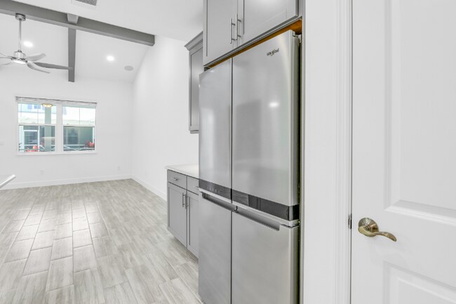 Building Photo - 243 Hang Loose Wy