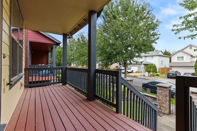 Building Photo - Available NOW Hillsboro End Unit Townhome Minutes to Intel Jones Farm, Costco, Parks 1 Small Pet OK