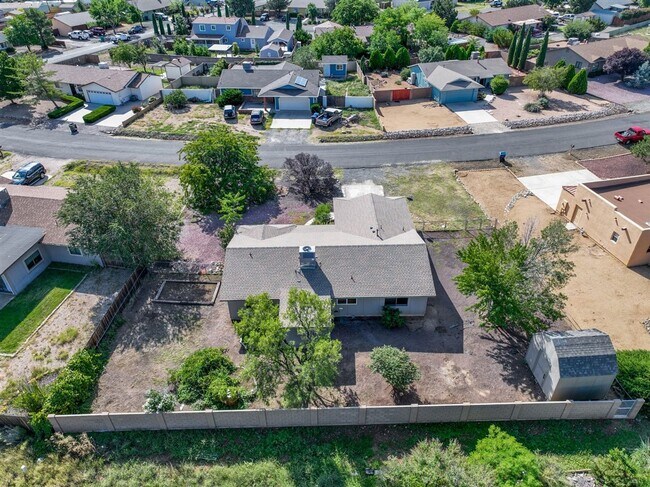 Building Photo - 7930 E Larkspur Ln