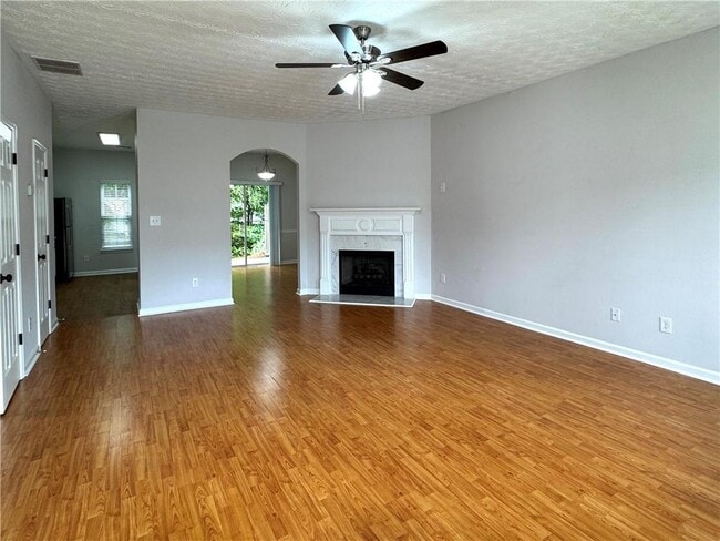 Building Photo - 673 Kenridge Dr