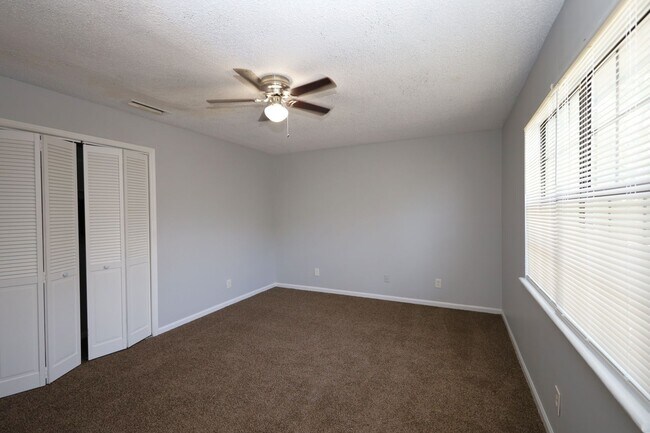 Building Photo - 1205 Bethune St