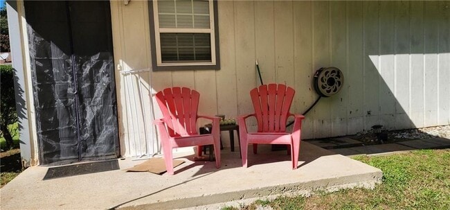 Building Photo - 205 Glenview Terrace