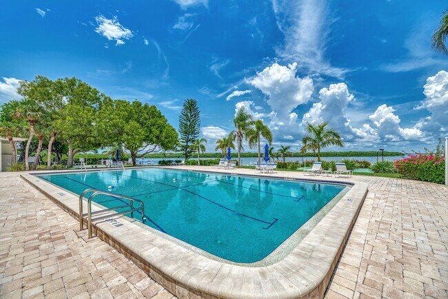 Building Photo - LUXURY LONGBOAT LIVING AT IT’S FINEST! AVA...