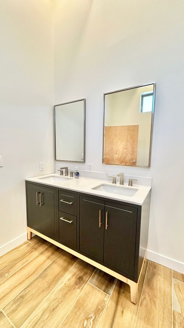 Building Photo - Beautifully Remodeled Top to Bottom Single...