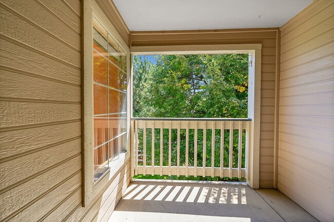 Building Photo - $2,050.00, 2-bed, 2 bath, located in Broom...
