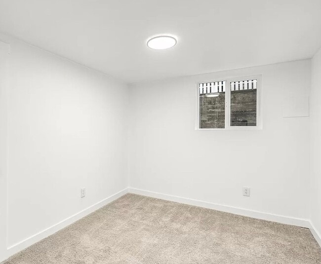 Building Photo - 804/806 S Marion Ave