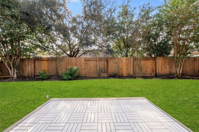 Building Photo - 9535 Empress Crossing Dr