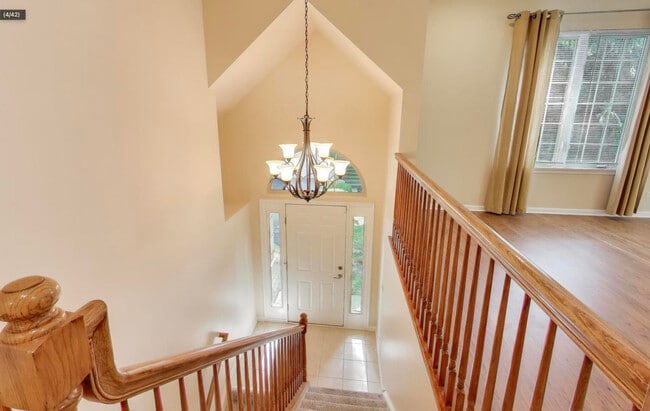 Building Photo - 11 Beaconsfield Ct