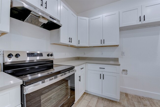 Building Photo - 5121 Southwind St