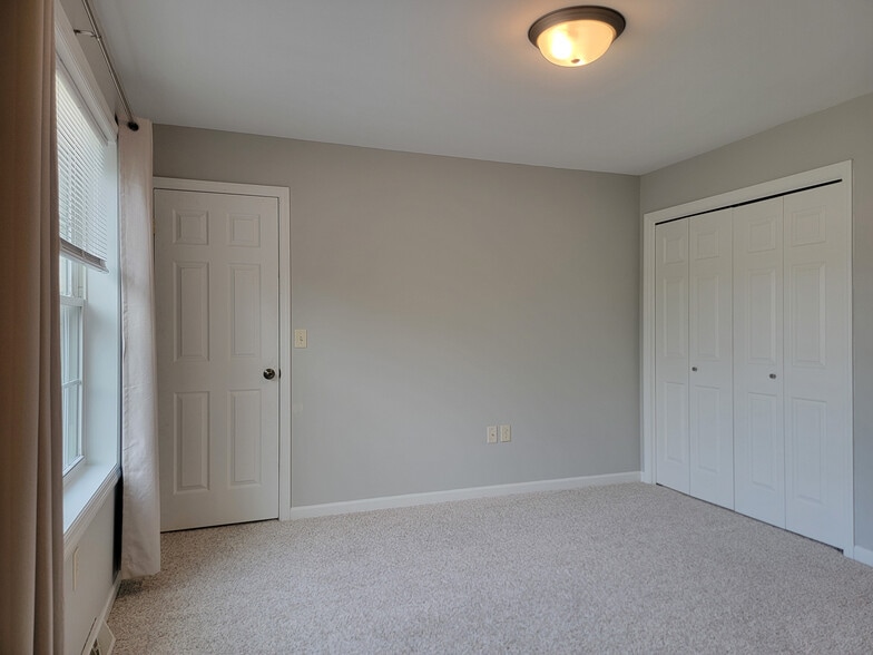 Building Photo - 41 Stauffer Ct