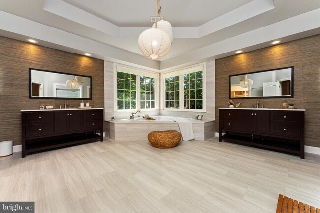 Building Photo - 1445 Mayhurst Blvd