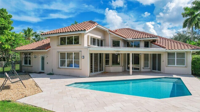 Building Photo - 1256 Manor Dr S