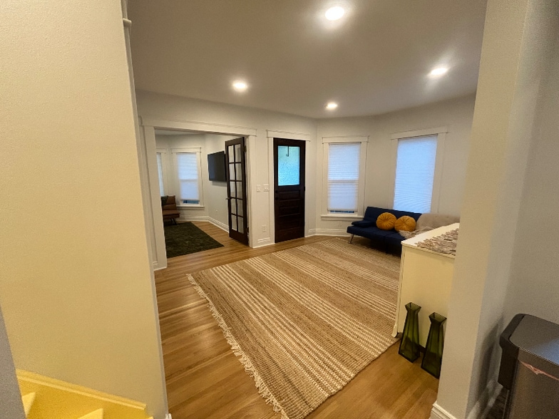 Building Photo - 1726 E 13th Ave