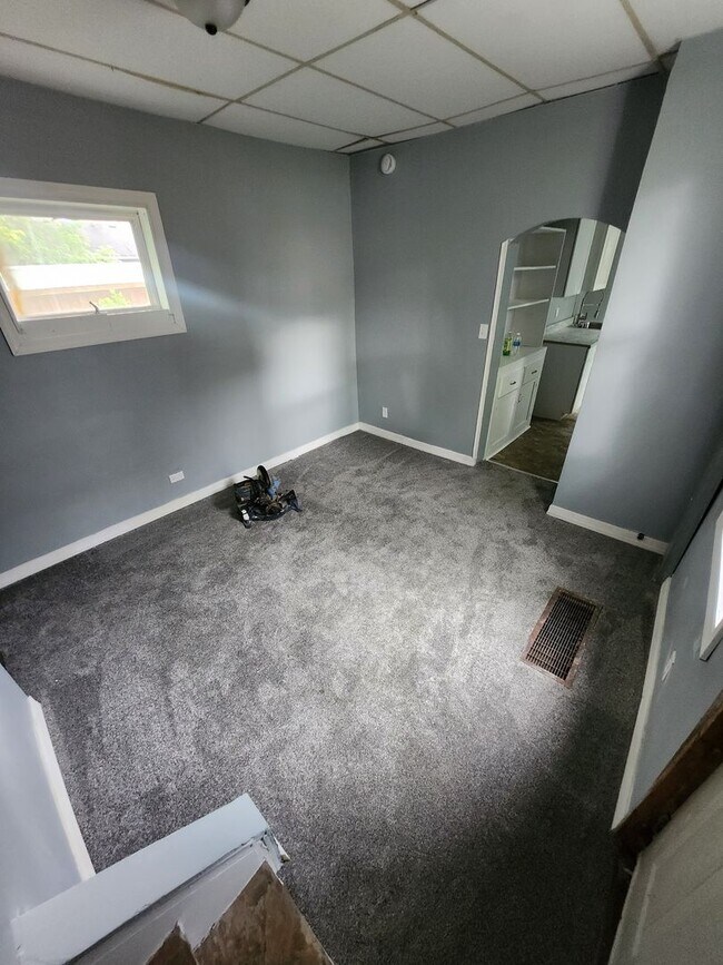 Building Photo - 1 bedroom west side