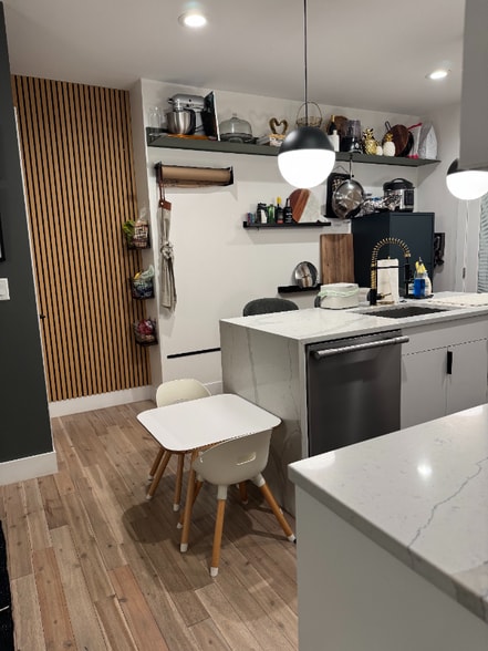 Building Photo - 15 Yale St