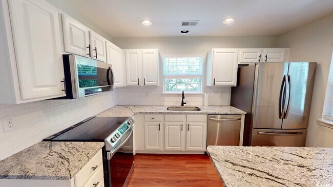 Building Photo - 1000 Pembroke Ct