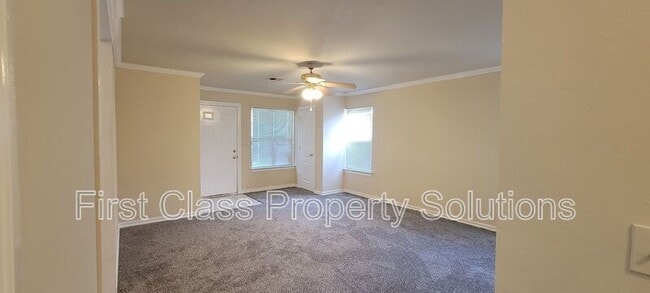 Building Photo - 1130 N Gardner Ave