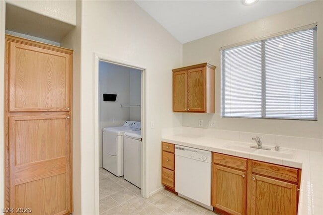 Building Photo - 1843 Thunder Mountain Dr