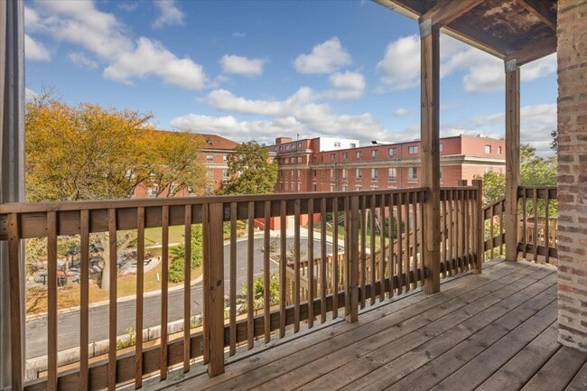 Building Photo - 442-444 E 48th St