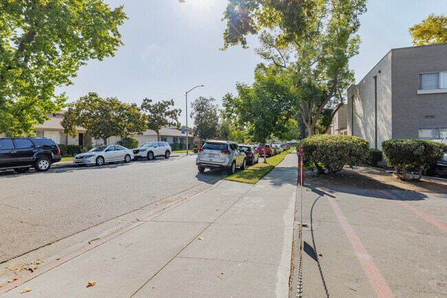 Building Photo - 350 Budd Ave