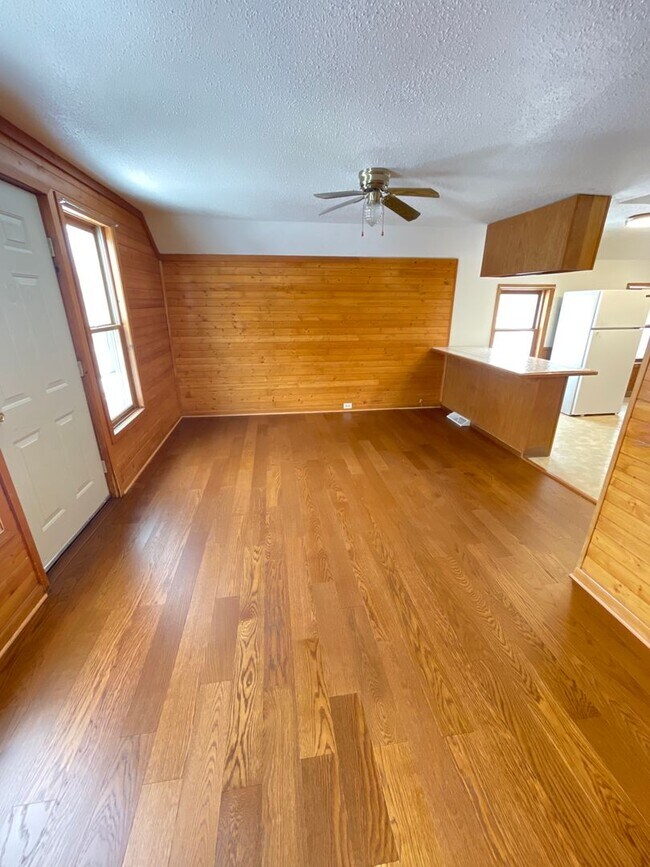 Building Photo - 217 N 25th Ave W