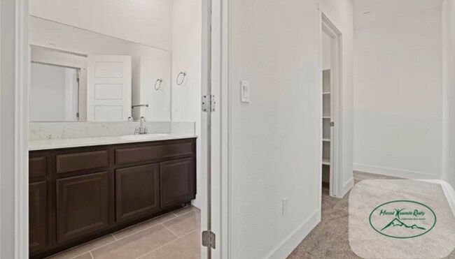 Building Photo - CORNER LOT - Beautiful 5-Bedroom Home for Rent in North Merced!