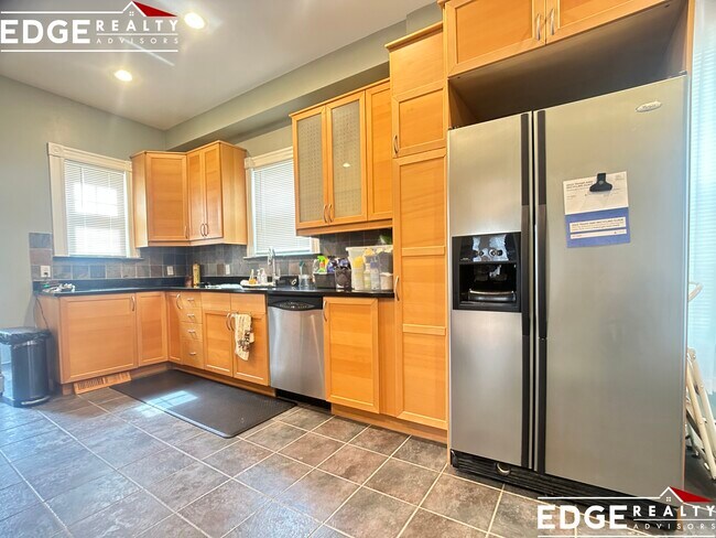 Building Photo - 19 Gordon St