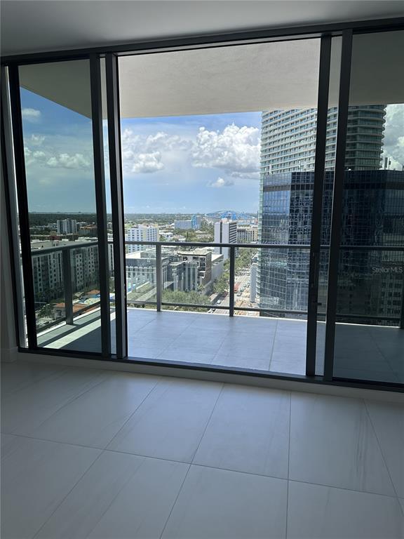 Building Photo - 275 1st Ave S