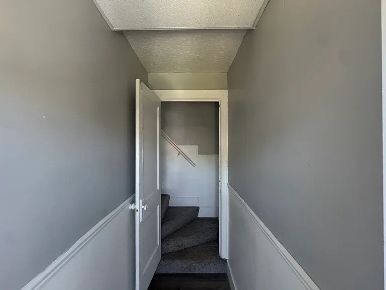 Building Photo - 3220 Wayburn Ave SW