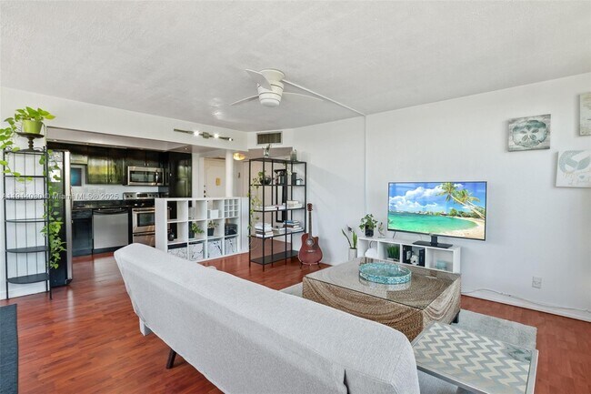 Primary Photo - 2771 Taft St