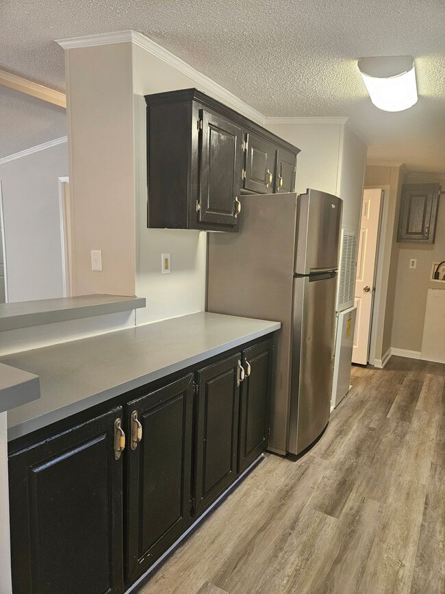Building Photo - NEW LISTING!!!!!