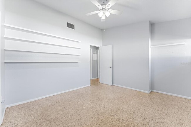 Building Photo - 6912 Alderwood Dr