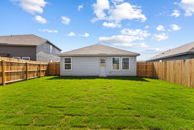 Building Photo - 3 Bedroom/2 Bath Vida Subdivision