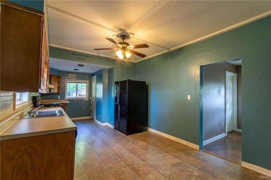 Kitchen - 820 Mill St