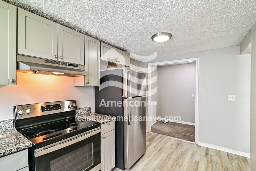 Building Photo - 713B Hillcrest Ave