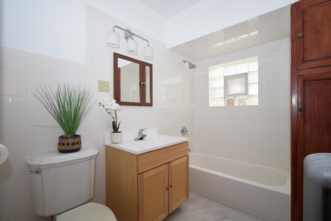 Bathroom - 5353 W Newport Ave