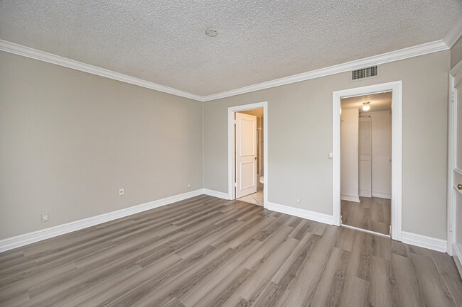 Building Photo - 2700 Casita Way