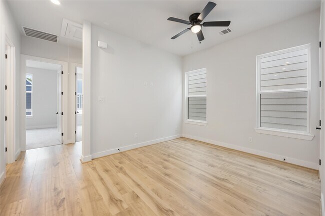 Building Photo - 6116 De Campo St