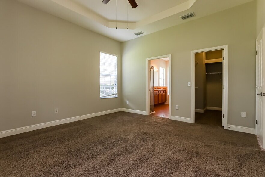 Building Photo - 8205 Lagerfeld Dr