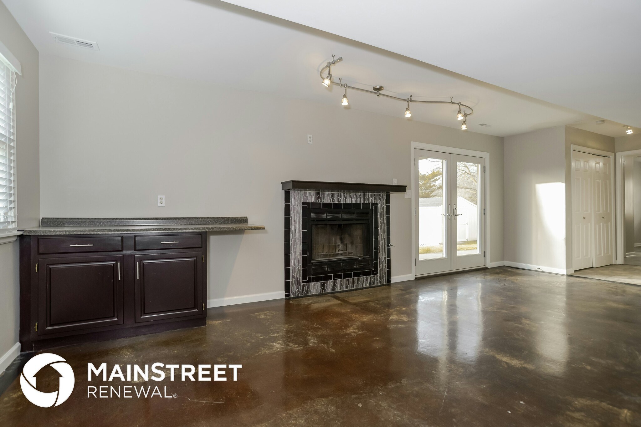 Building Photo - 3535 Winchester Dr